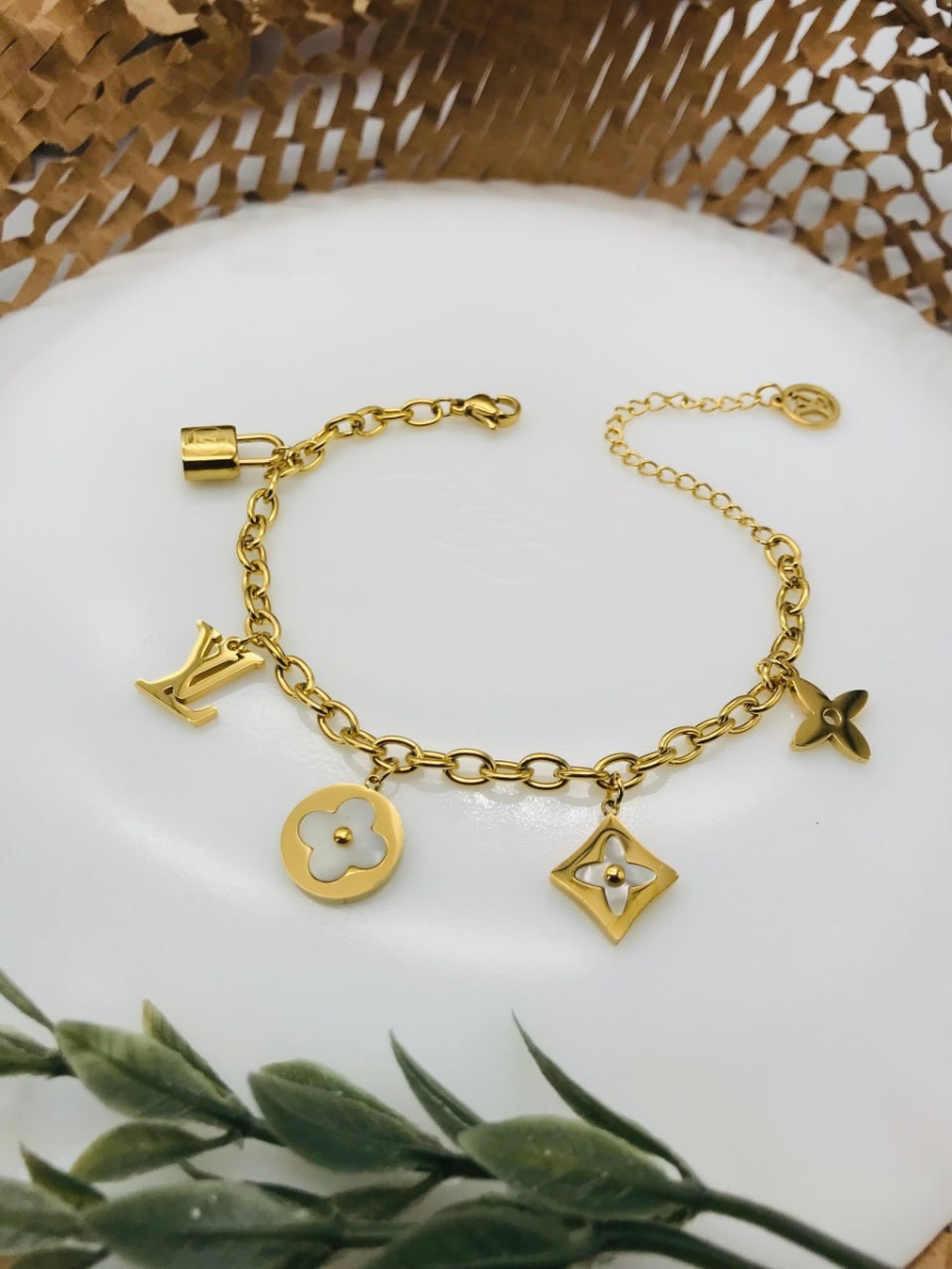 Buy Clover Hanging Charms Gold Plated Chain Bracelet Online – The