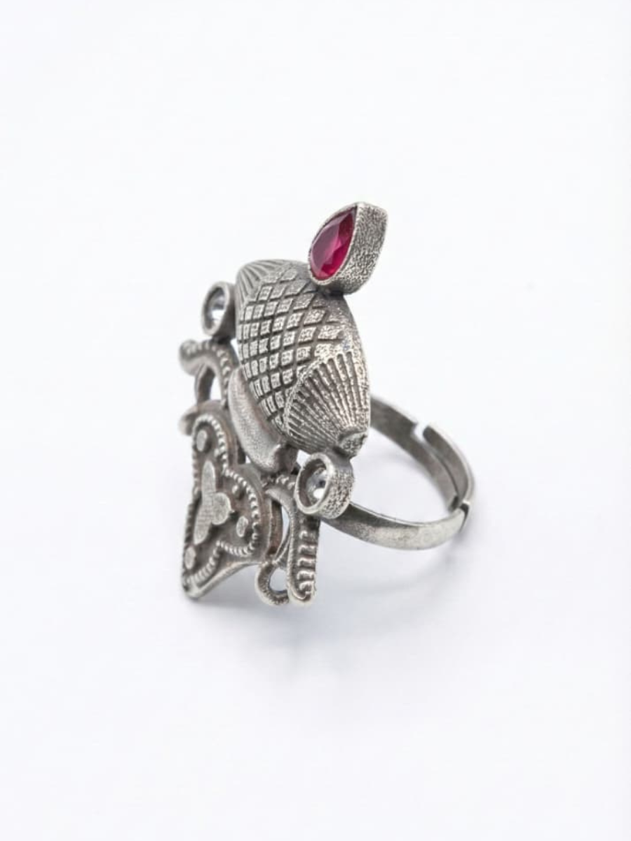 Traditional shield ring with white stones