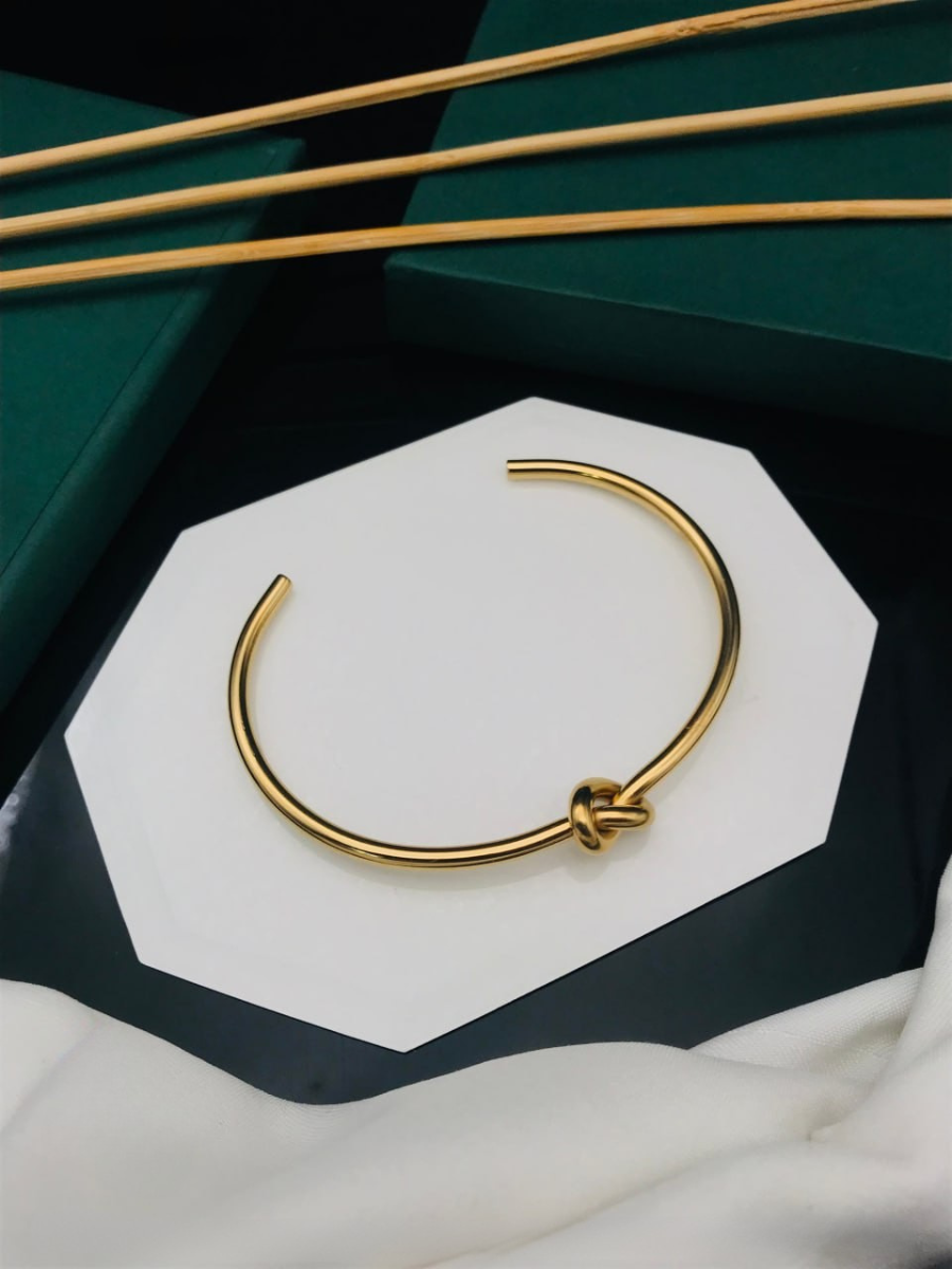 Buy Minimal Gold Polished Knot Style Contemporary Cuff Bracelet Online - TheJewelbox