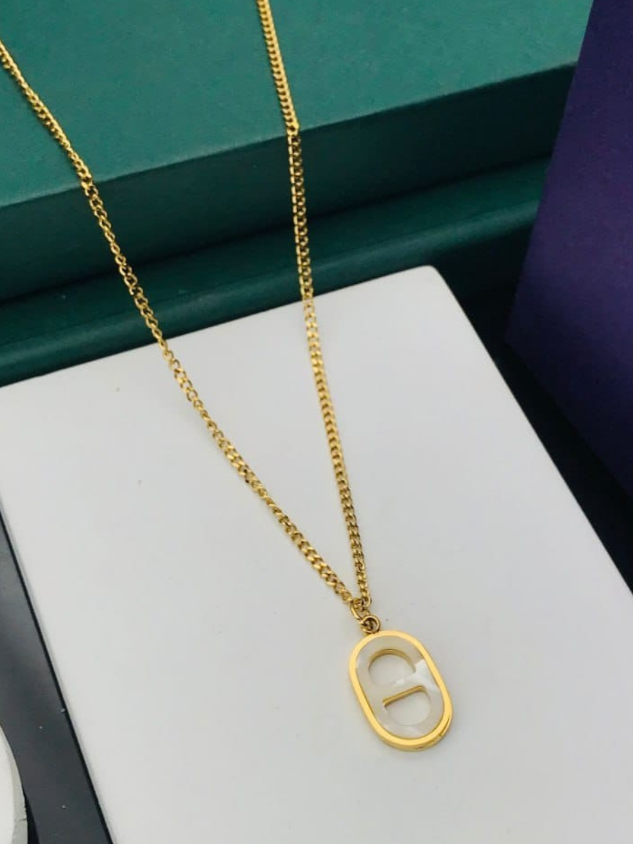 Modern Oval Cutout Pendant Golden Chain Necklace