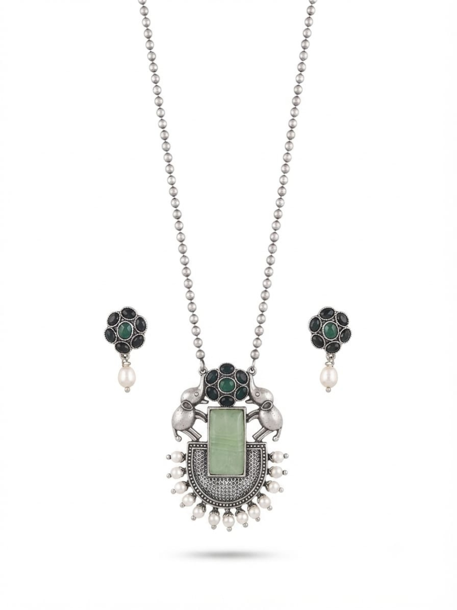 Traditional black and green necklace set