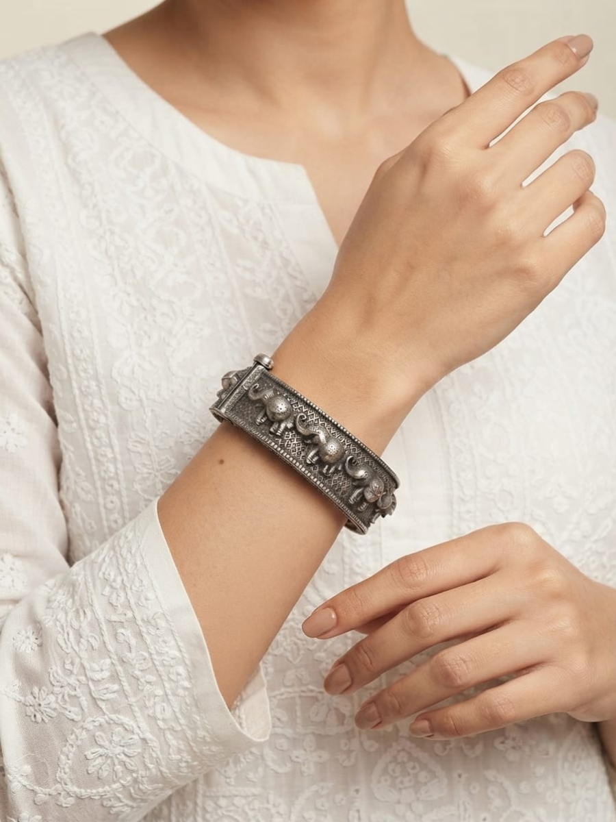 Oxidised silver elephant motif kada