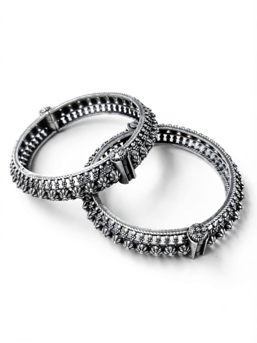Antique finish floral design bangles