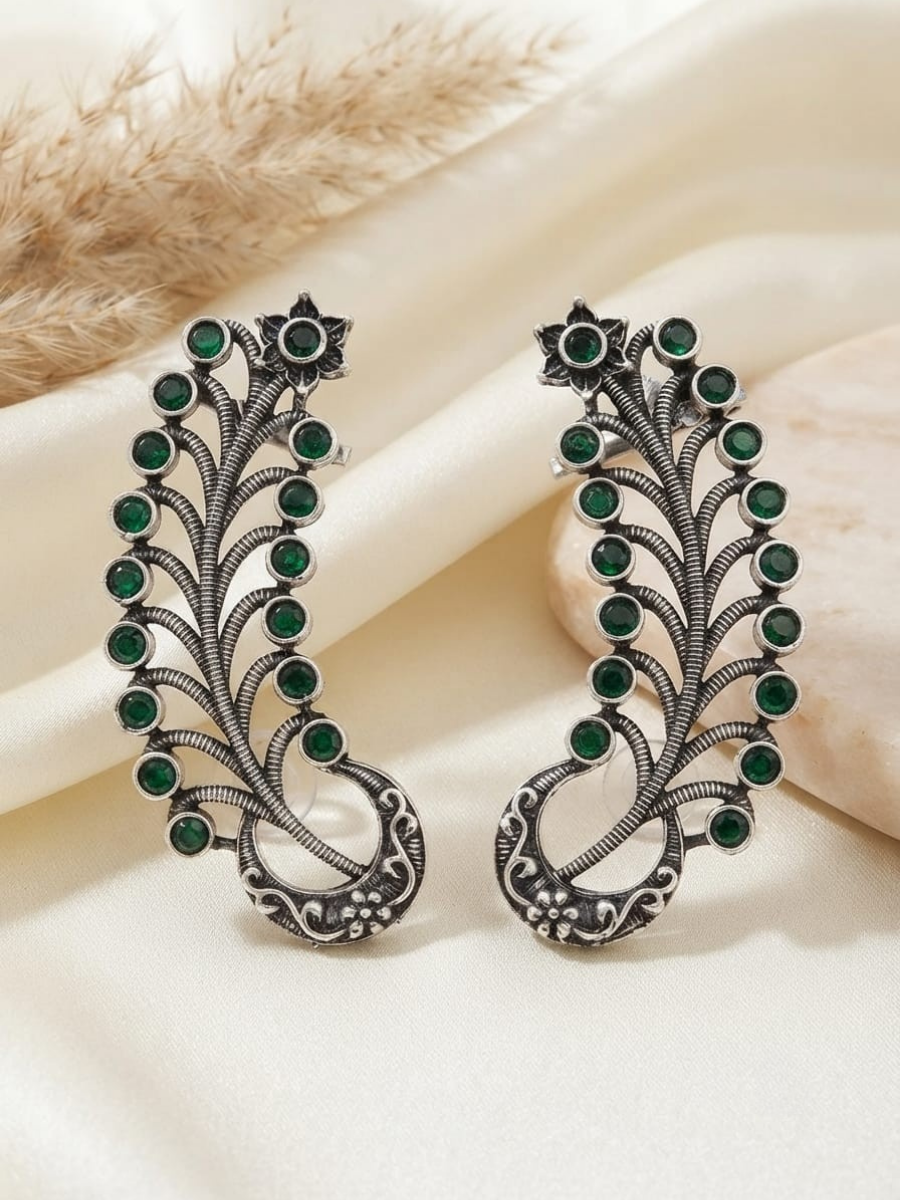 Oxidised silver green stone earcuff