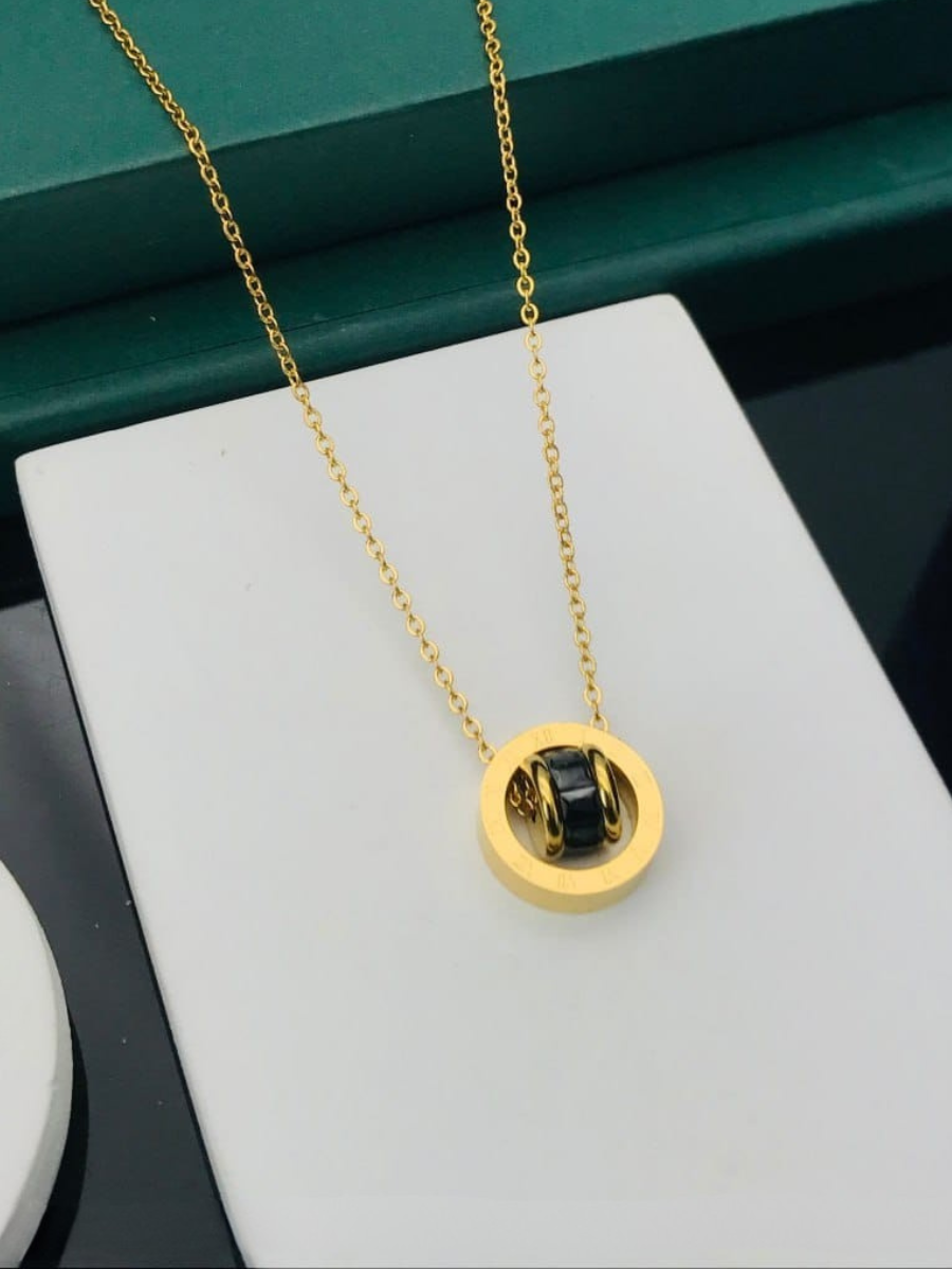 Rotating Black Ring Charm Pendant Golden Chain Necklace