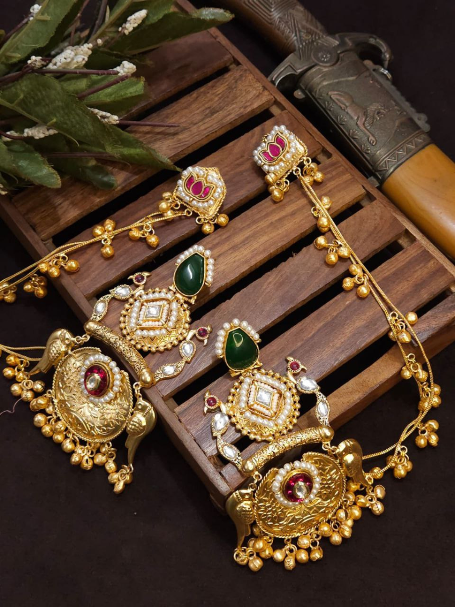 Buy Traditional Green Kundan-Studded Long Golden Earrings with Kaan Chain Online - TheJewelbox