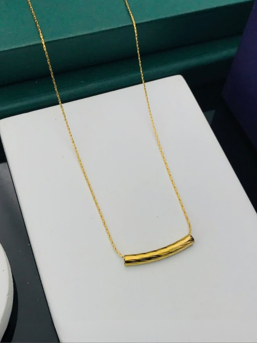 18K Gold Plated Curved Bar Pendant Chain Necklace