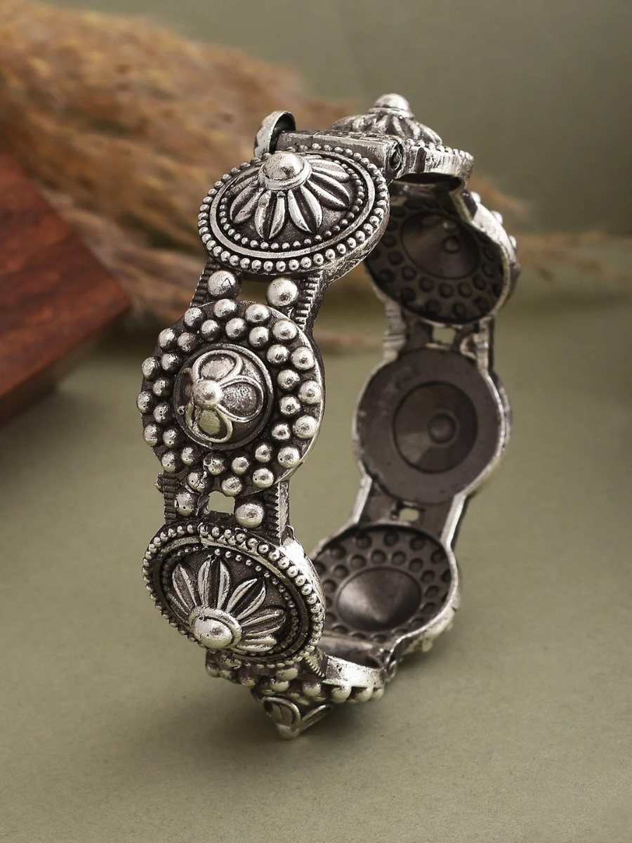 How to shine an old silver bracelet at home - Quora