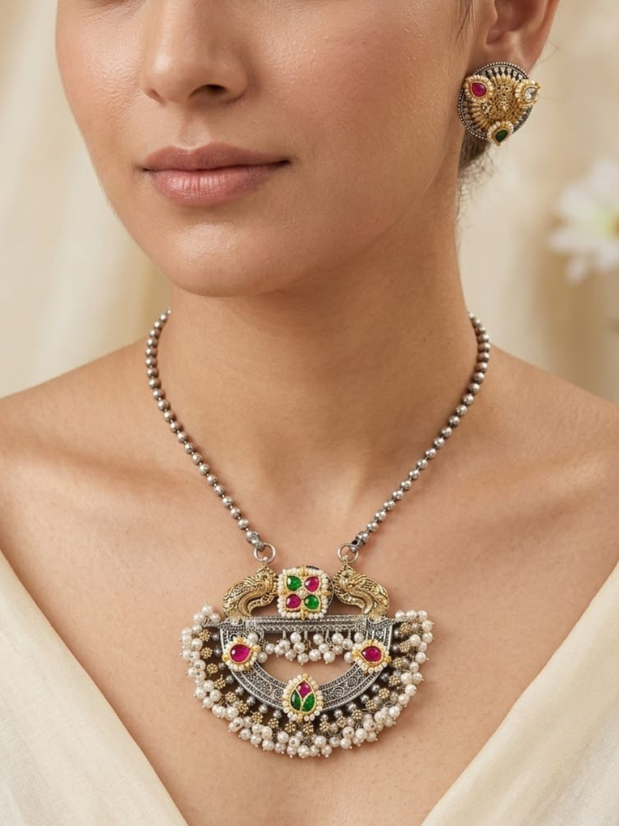 Traditional kundan pearl jewelry set