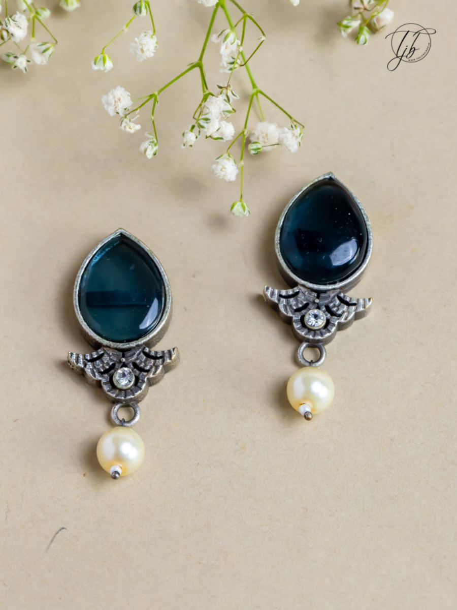 Buy Classic Blue Stone Studded Oxidised Silver Stud Earrings Online - TheJewelbox