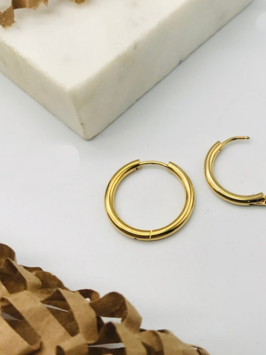 Buy 14k Yellow Gold 3.9 MM Thick Lightweight Small Classic Hoop Earrings  1.25 Inches/ 31MM Snap Closure 3.6 Grams Online in India - Etsy
