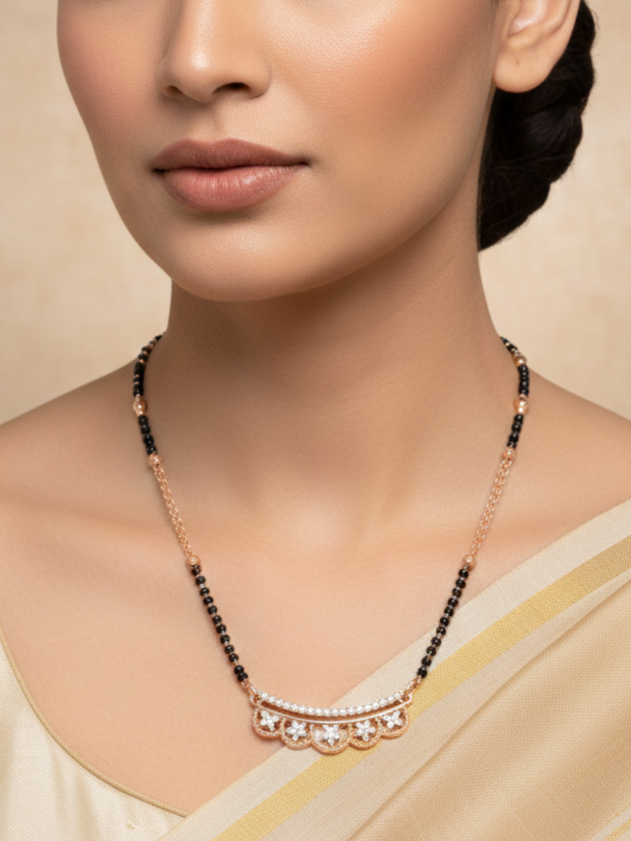 Five of Diamond Flowers Pendnat Rose Gold Mangalsutra