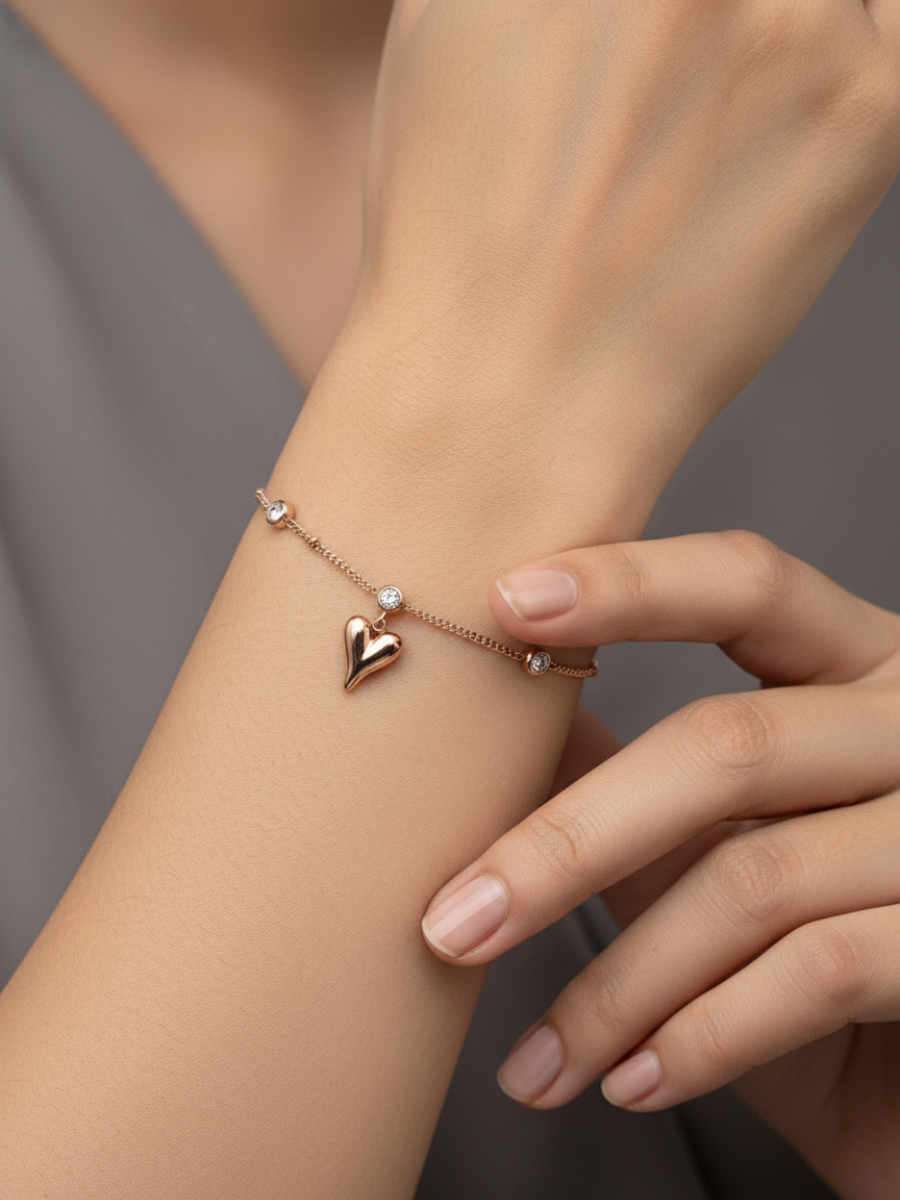 Rose gold bracelet with heart charm 