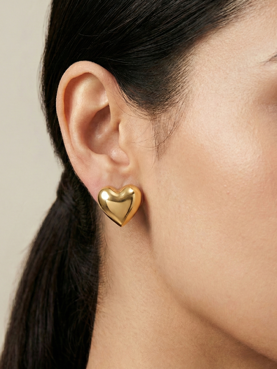Minimalist gold jewelry for women