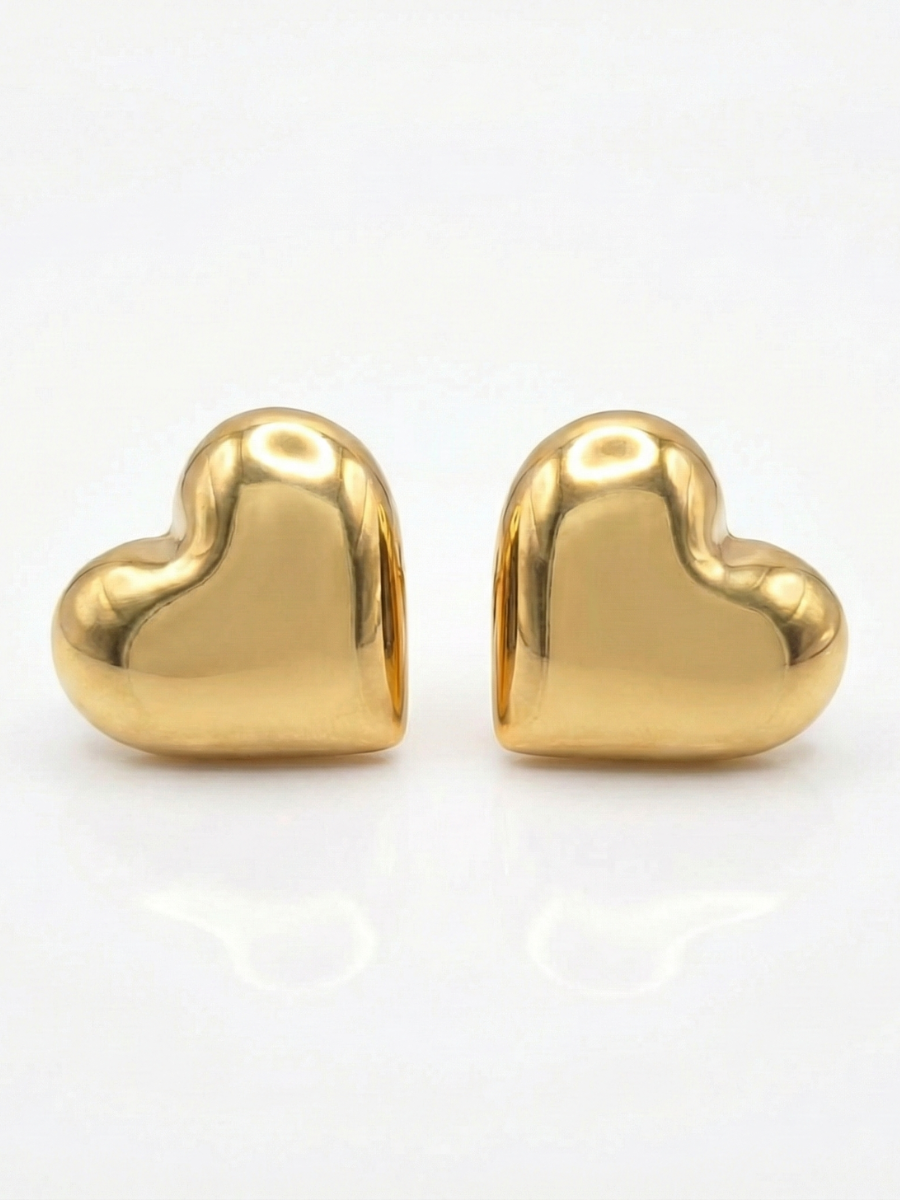 3D heart shaped gold studs