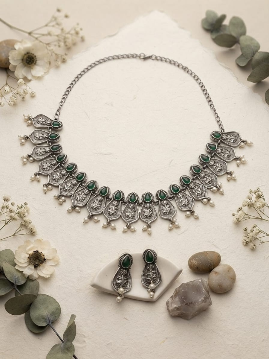 Oxidised silver green stone choker