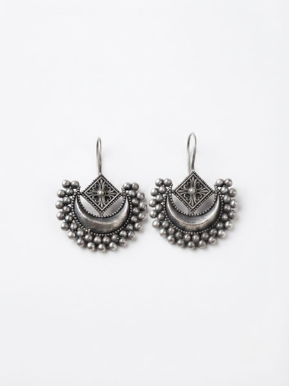 Antique finish silver dangling earrings