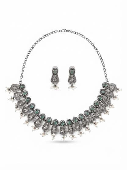 Sea green stone choker necklace