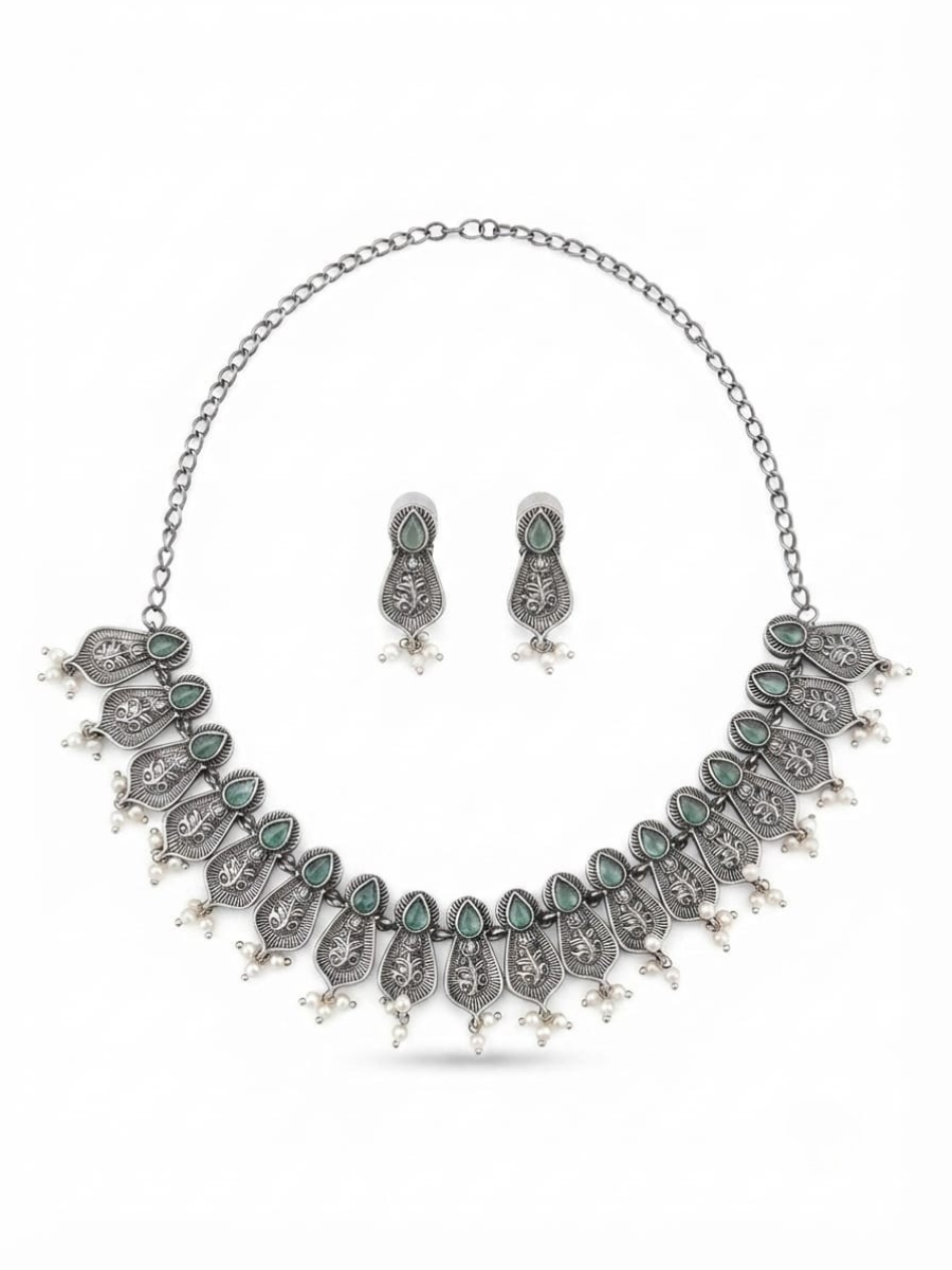 Sea green stone choker necklace