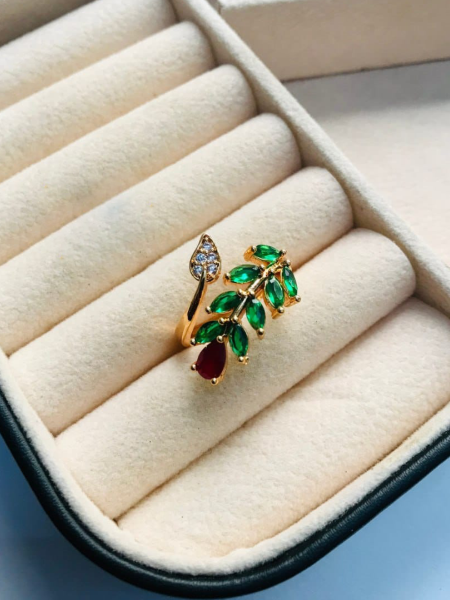 Buy Red and Green Leaf Patterned Rose Gold Diamond Ring - TheJewelbox