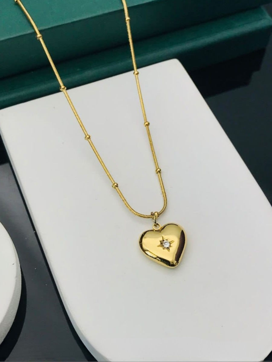 Shiney Love Drop Heart Pendant Golden Chain Necklace