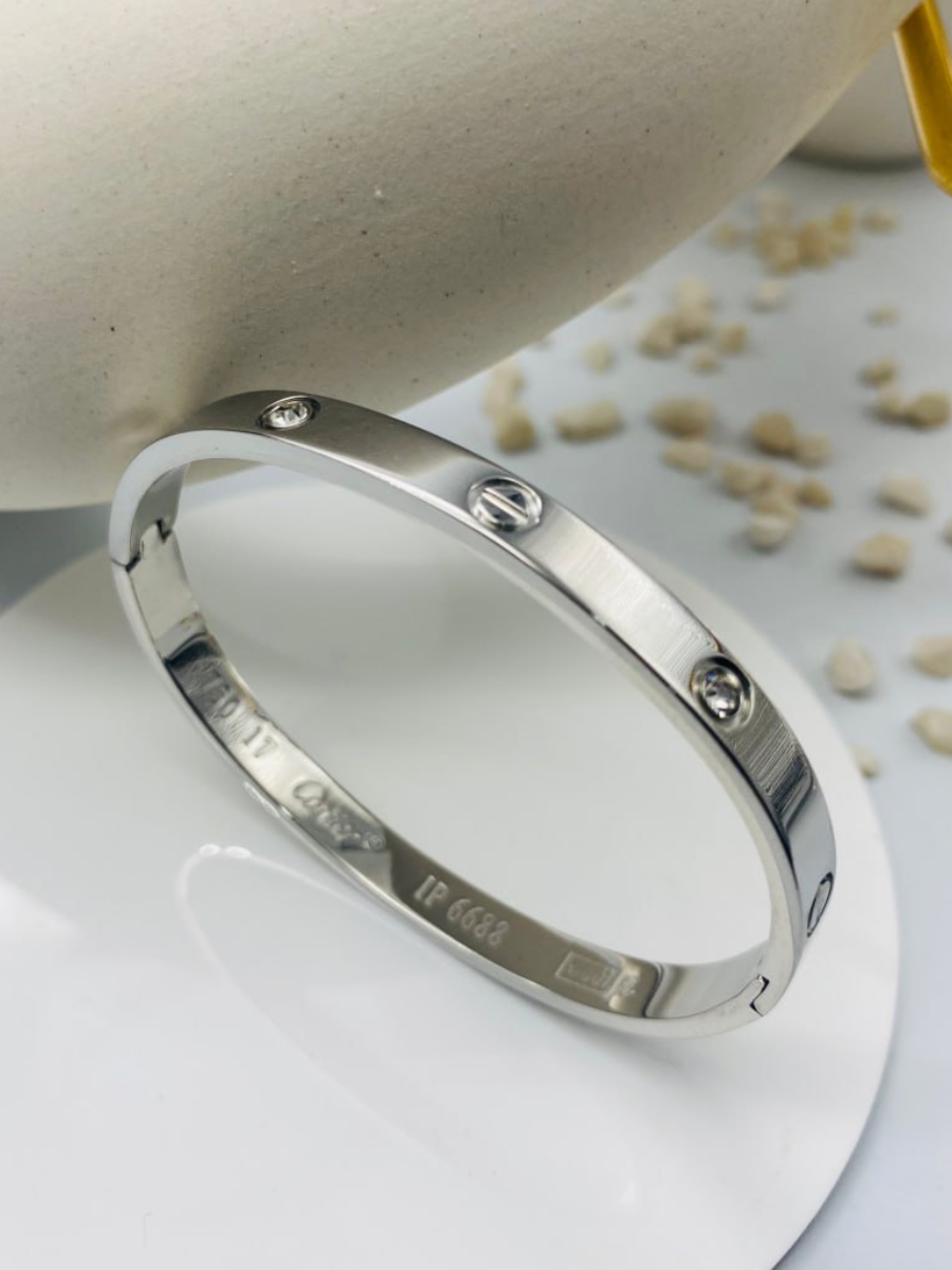 Luxury Jewelry Bracelets on Cartier® Official Website: Bracelets | Cartier  IND