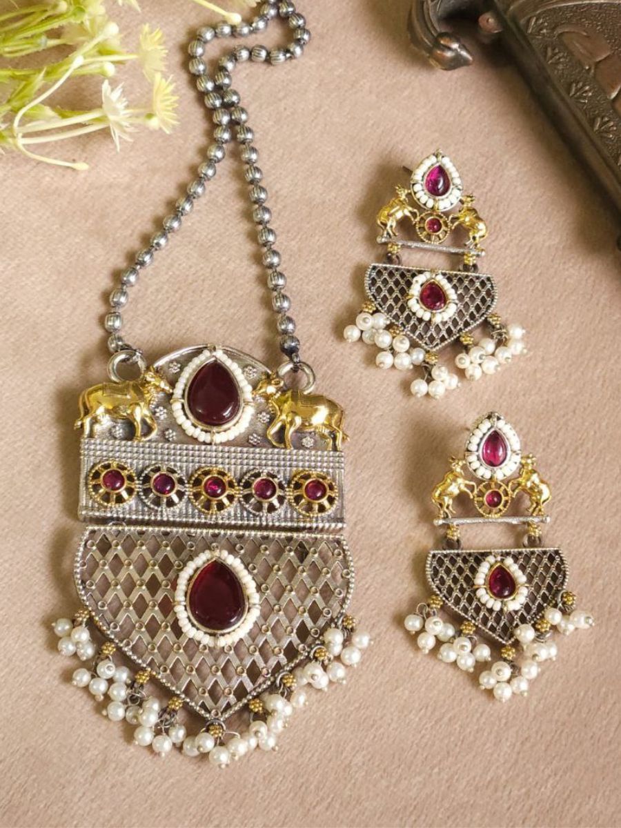 Buy Temple Style Dual Tone Oxidised Ruby Red Kundan Necklace Set