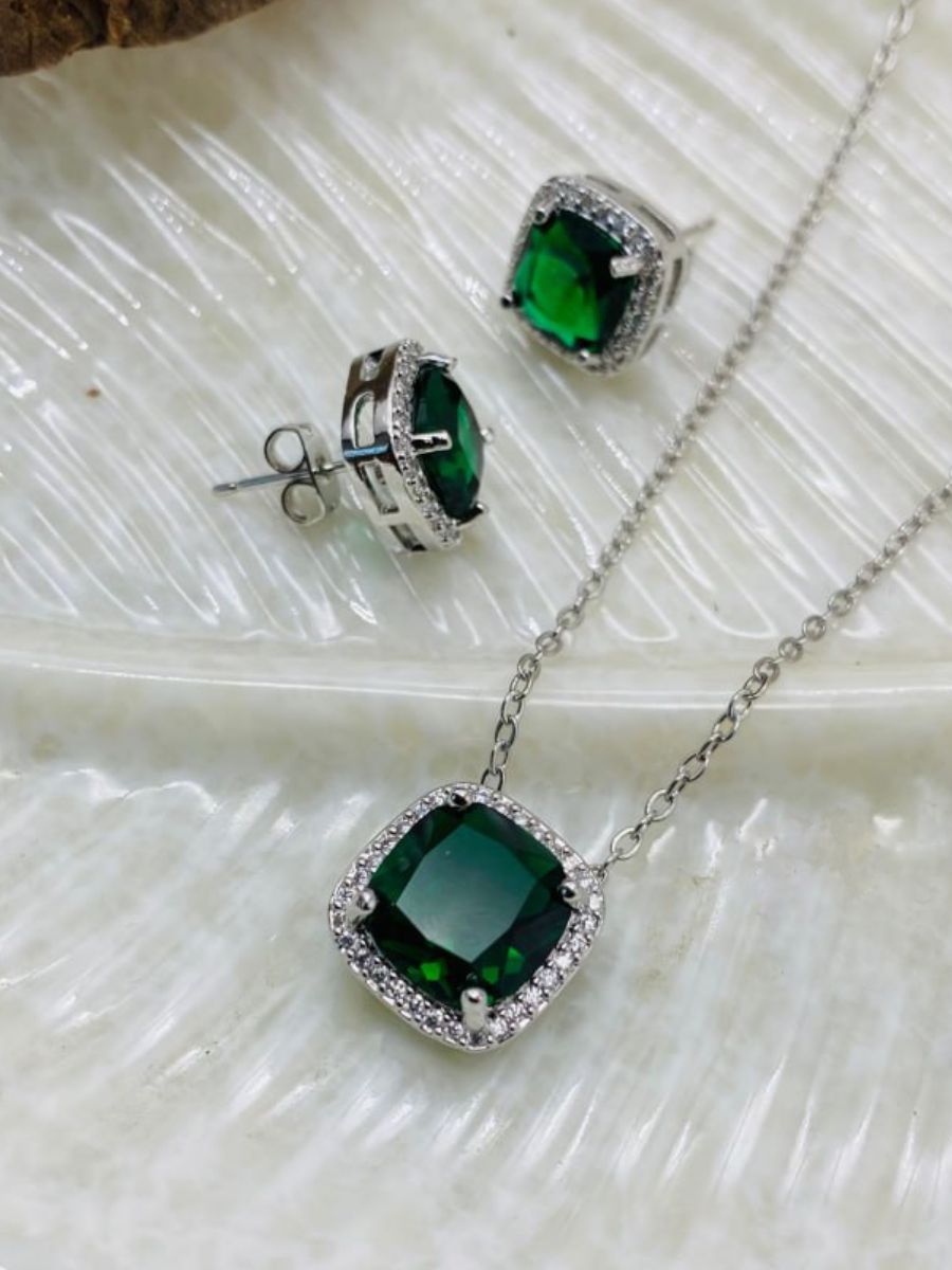 Emerald Green Stone Rose Silver Necklace with Earrings