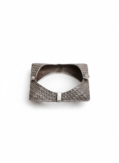 Antique Oxidised German Silver Hand-Cuff Kada