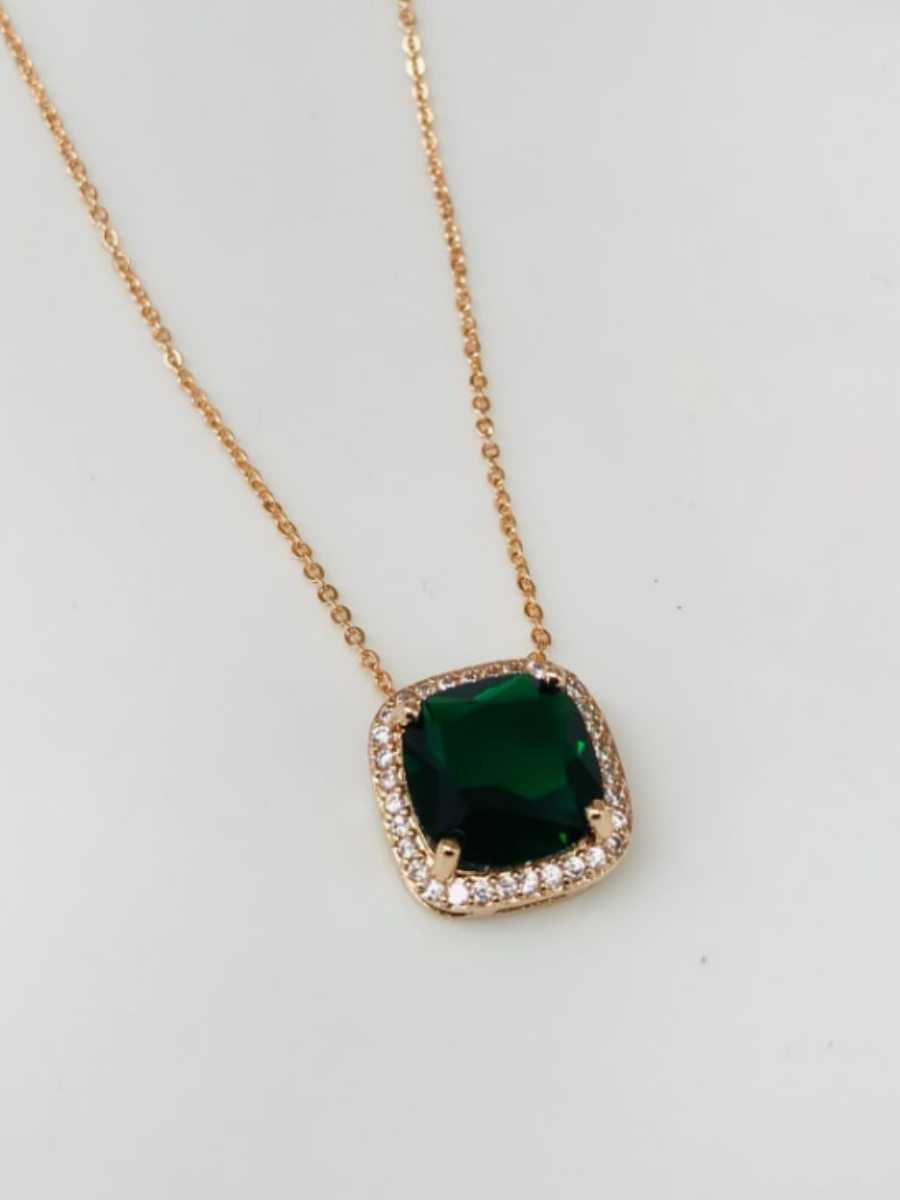 Green Crystal Pendant Rose Gold Necklace - Closure