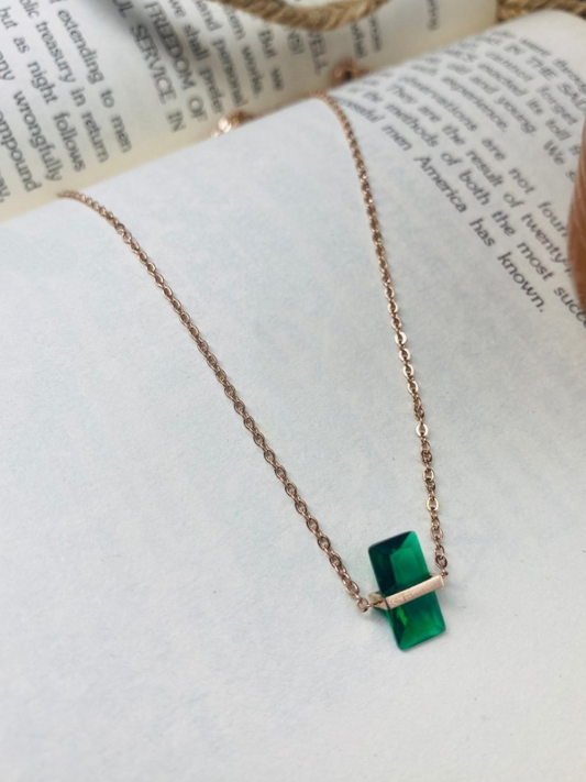 Buy Rose Gold Minimal Green Stone Necklace - TheJewelbox